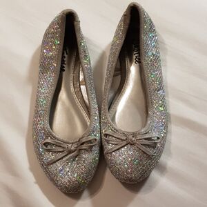 Justice silver sparkly girls shoes 1 1/2